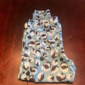 Under Armour Girls Aqua Leopard Print Capri Leggings